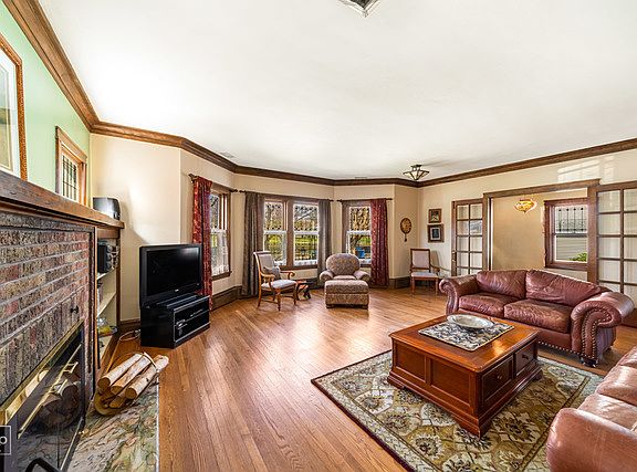 4th image of 5617 N Newark Ave