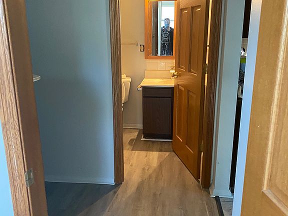 4th image of 825 E Broadway St APT B3