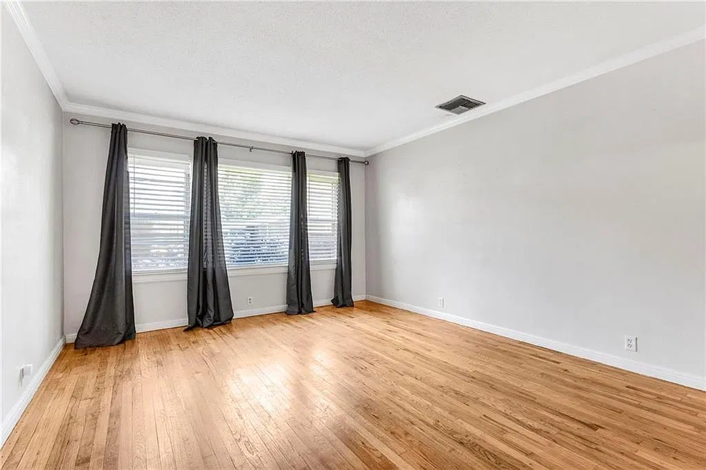 4 bed, 2.0 bath, 2251 sqft, $2,000 — Photo 3