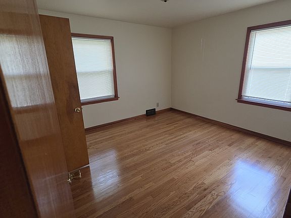 5th image of 5276 N 60th St