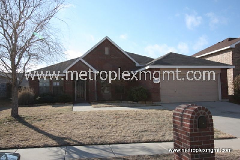1st image of 601 Bent Oak Dr
