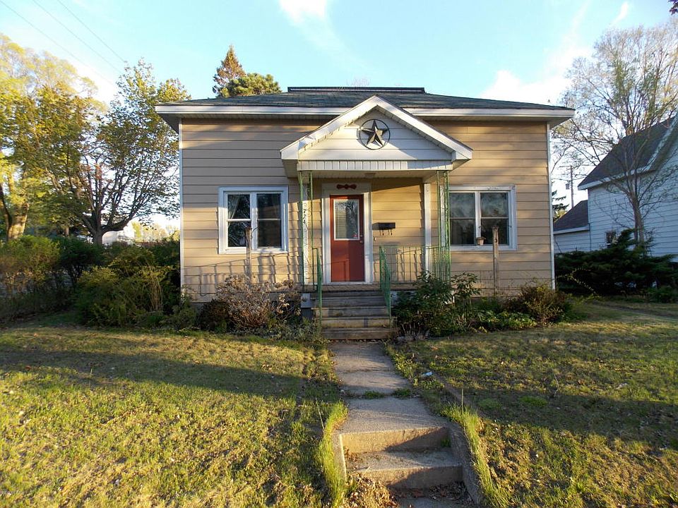 1st image of 724 E Foster St