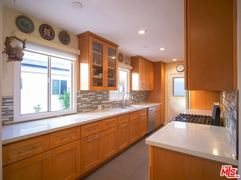 11364 Malat Way — Photo 3