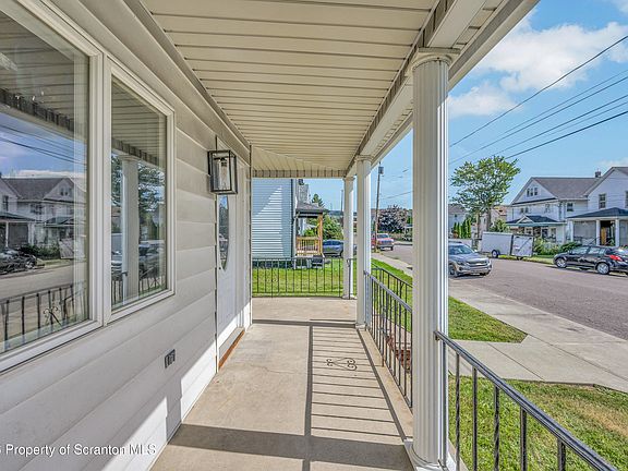 4th image of 115 River St
