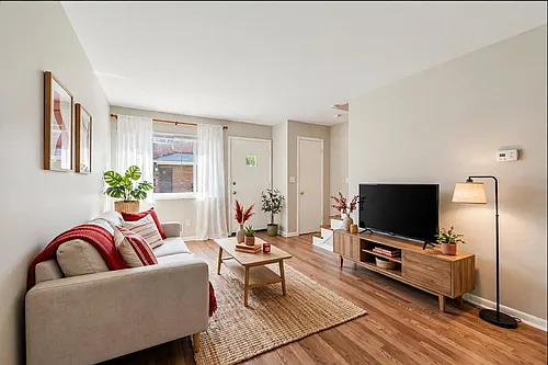 Floor plan Townhomes with Basement Renovated