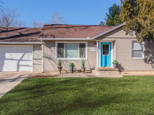 707 N Center St, Gridley, IL 61744