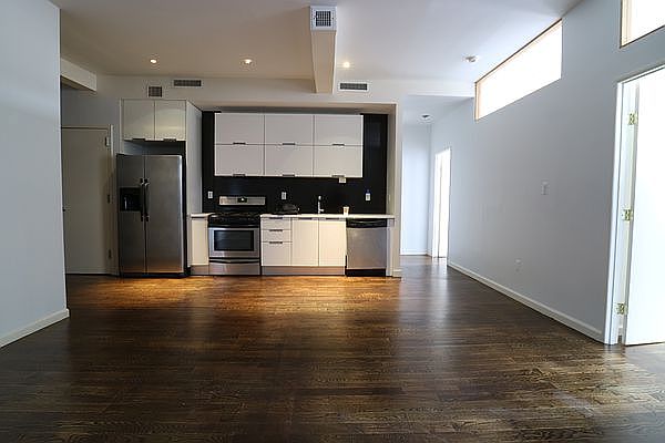 1st image of 122 Seigel St #2C