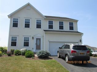 5458 Alfreton Dr, Clay, NY 13041