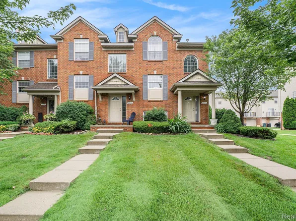 6347 Waldon Center Dr #1, Clarkston, MI 48346