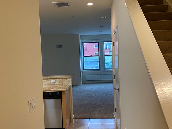 2nd image of 55 Trumbull St APT 1