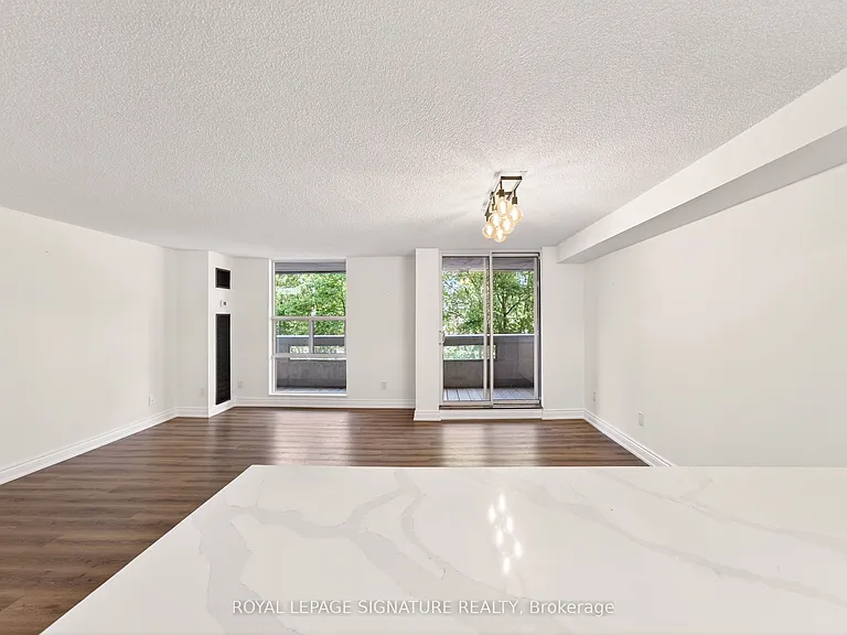 60 Inverlochy Blvd #309 — Photo 10