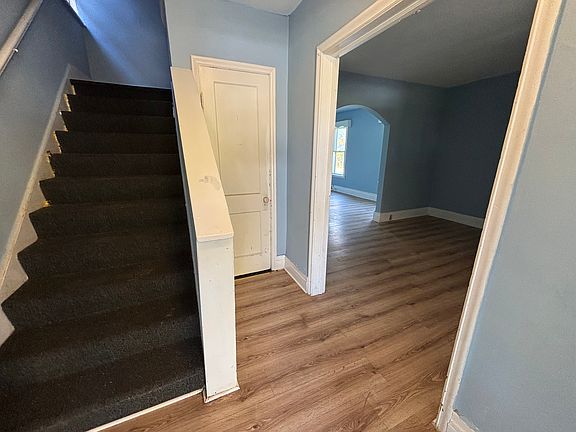 4th image of 1121 Linwood Ave #1