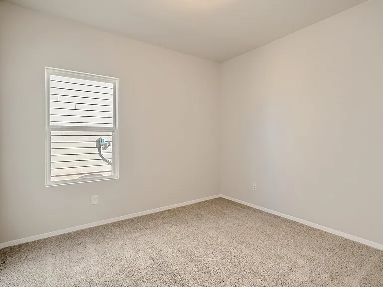 137 Delta Crst — Photo 20