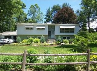 6 Bungalow Ln, Wappingers Falls, NY 12590