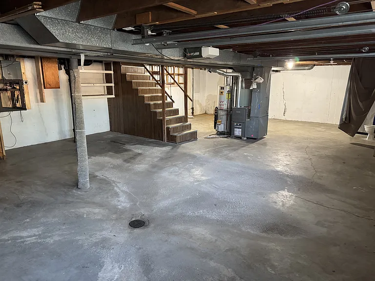 8724 N Jefferson St — Photo 22