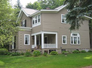 17 Patriots Dr, Lexington, MA 02420