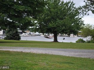 222 Langley Ln #B, Solomons, MD 20688