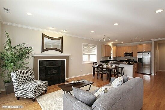 3rd image of 5306 N Winthrop Ave #P4