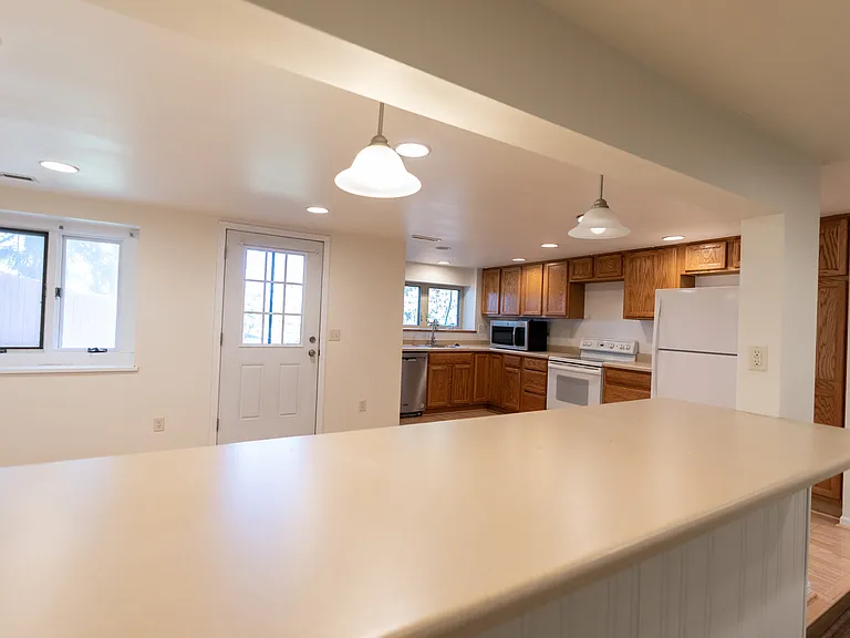 328 W Main St #B — Photo 7