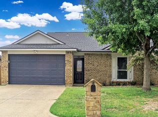 1904 Lost Creek Dr, Arlington, TX 76006