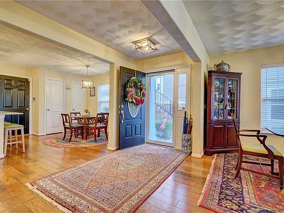 3rd image of 130 Sharpe Drive