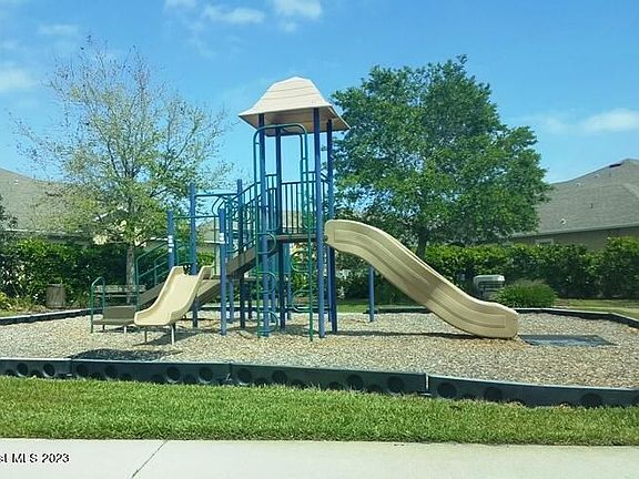 2nd image of 3215 Arden Cir #0