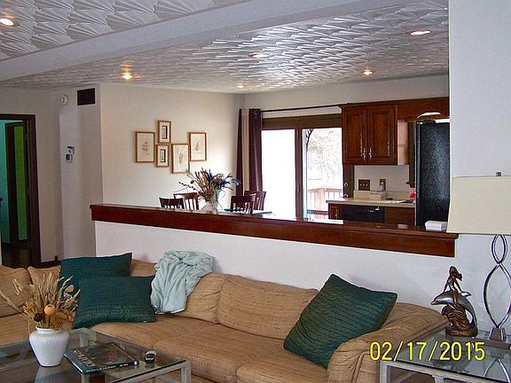 187 Old Springhouse f liv rm 4