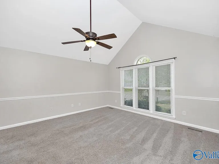 180 Jarrett Ln — Photo 7