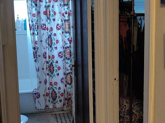 5th image of 1218 W Victoria St #3