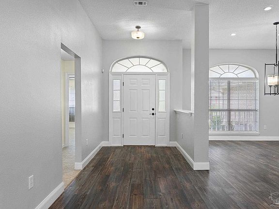 3rd image of 4798 Ribault Ln