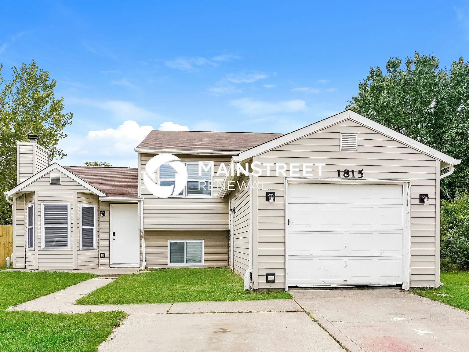 1815 Keystone Lakes Dr — Photo 1