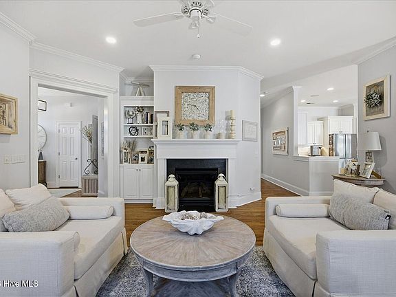 4th image of 504 Bayfield Drive