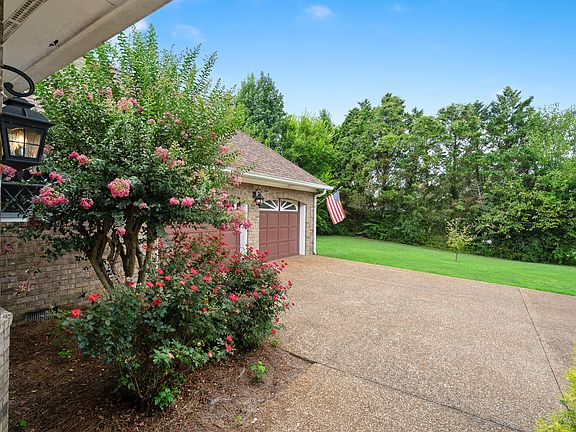 4th image of 308 Pheasant Dr