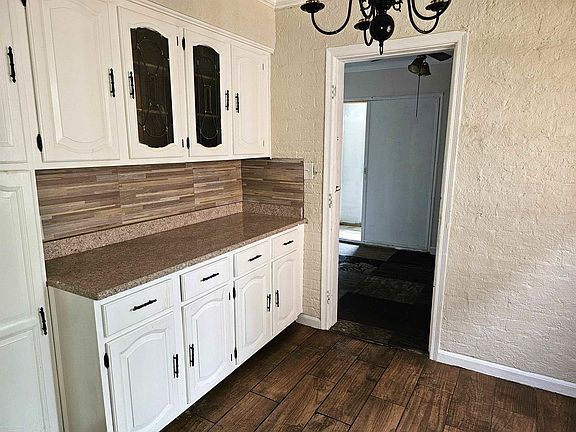 4th image of 18051 Santa Barbara Dr