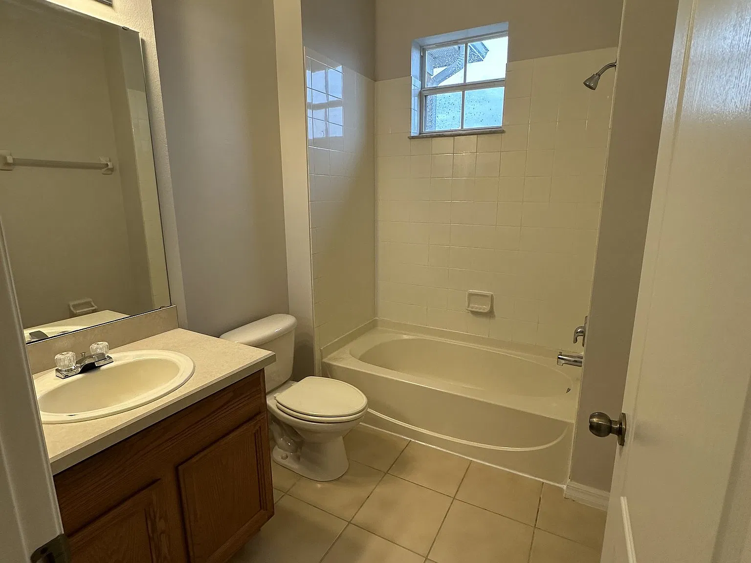 Beautiful 2-Bedroom Townhome for Rent in Davenport, FL! — Photo 2
