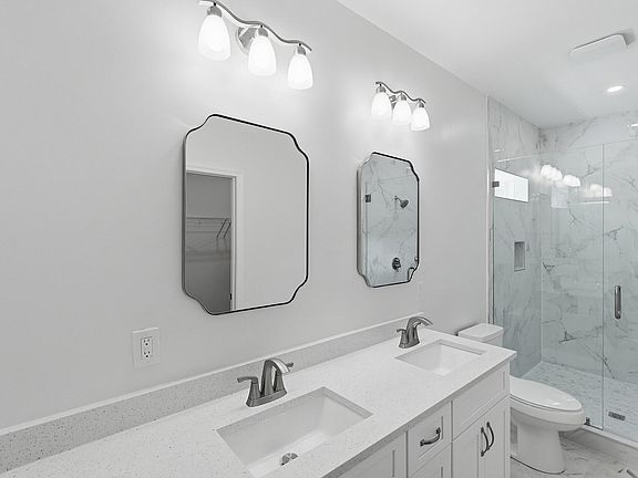 3rd image of 930 Lullwater Rd