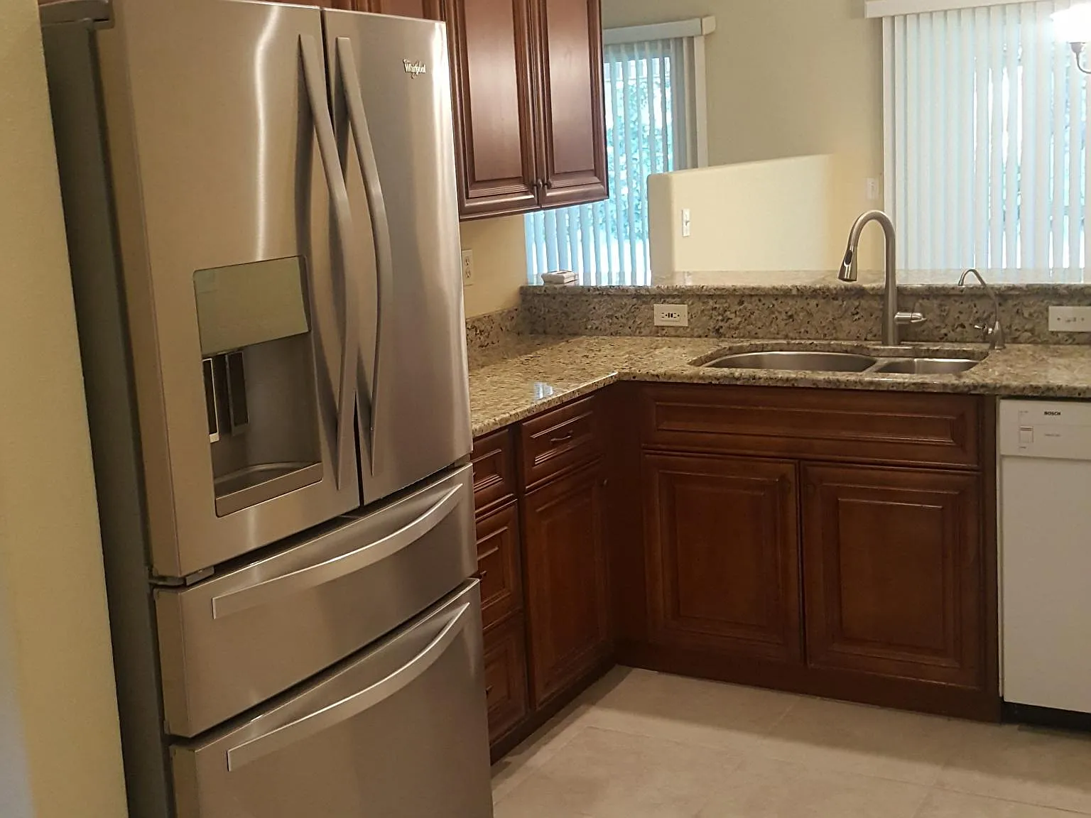 3 bed, 1811 sqft, $2,800 — Photo 3