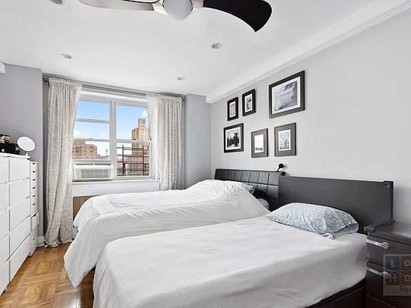 4th image of 530 Grand St APT F8c
