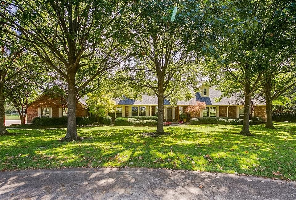 1st image of 9990 Barton Cir