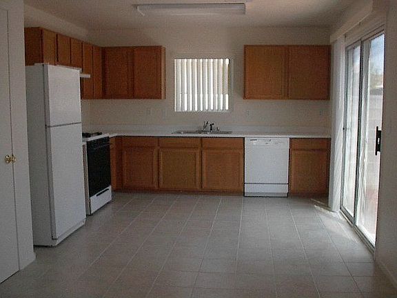 4th image of 605 Roberta Alecia Ave