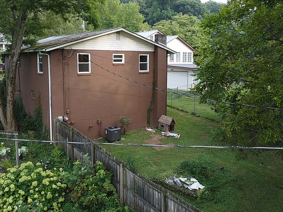 4th image of 2205 James Ave #2