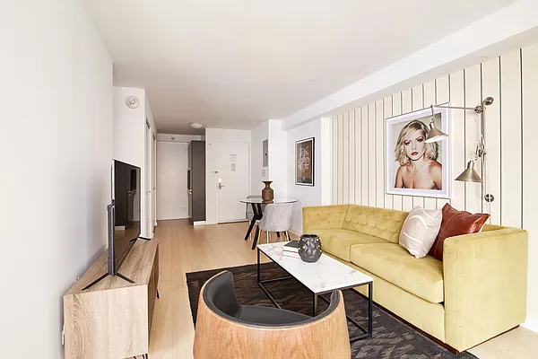 Rented by Manhattan Realty Group | media 15