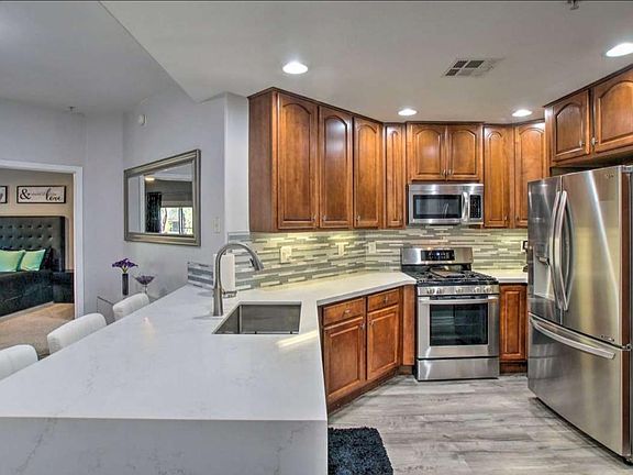 5th image of 5450 E Deer Valley Dr Unit 2221