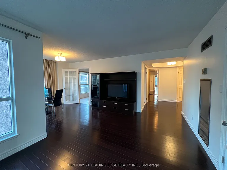 7 Carlton St #1115 — Photo 2