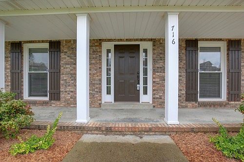 2nd image of 716 W Creek Dr