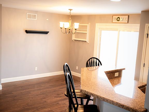 5th image of 1911 Hickory Hill Ct