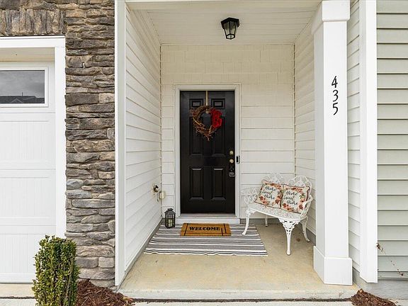 2nd image of 435 Leighann Ridge Ln