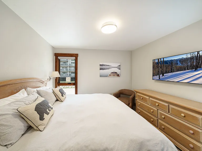 492 E Lionshead Cir #403 — Photo 6