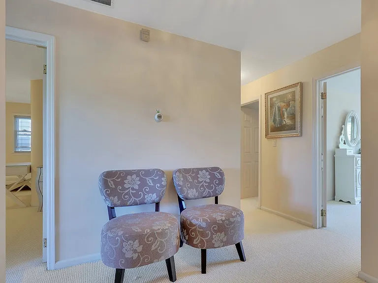 38 Ash St — Photo 13