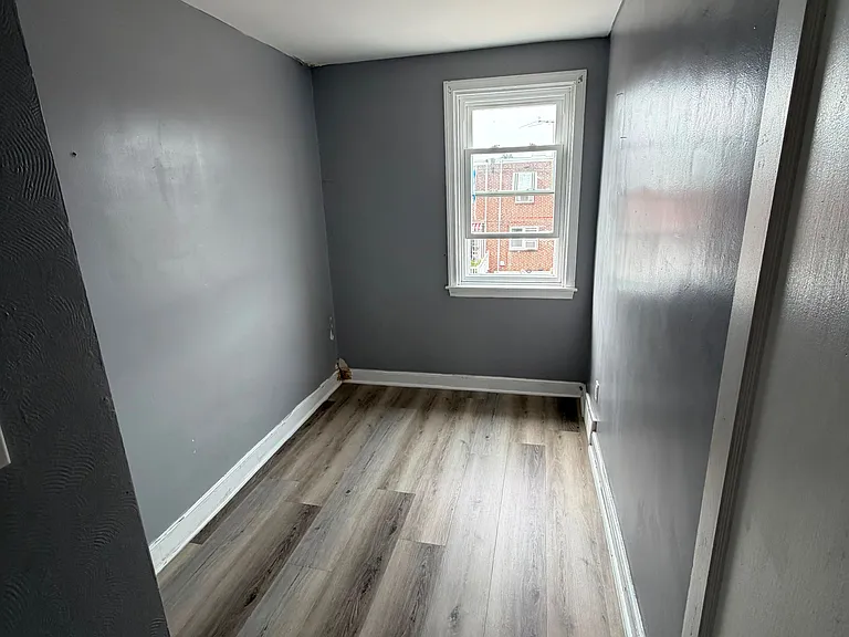 2920 Tyson Ave — Photo 7